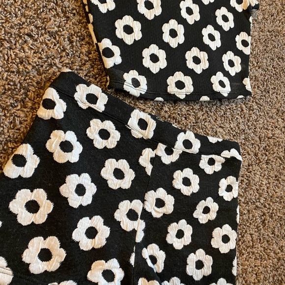 Daisy 2PC Set - Picture 2 of 14